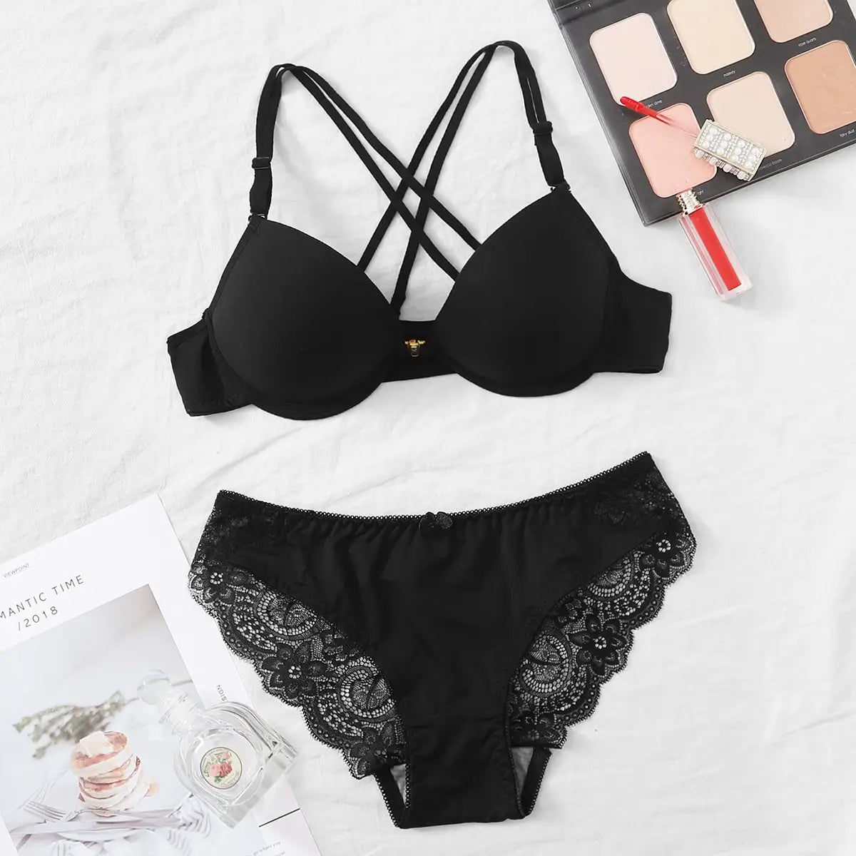 Contrast Lace Underwire Lingerie Set