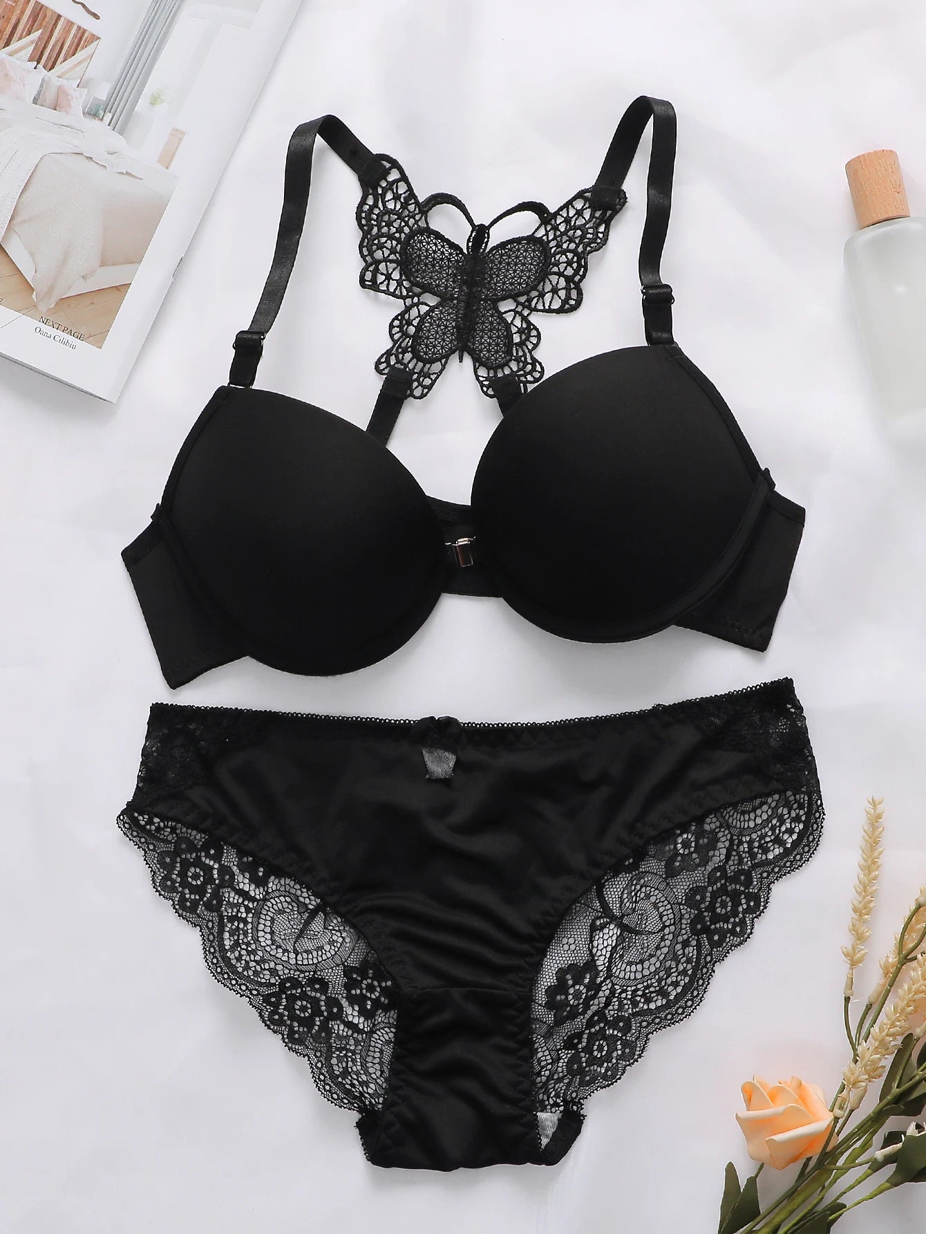 Contrast Lace Underwire Lingerie Set