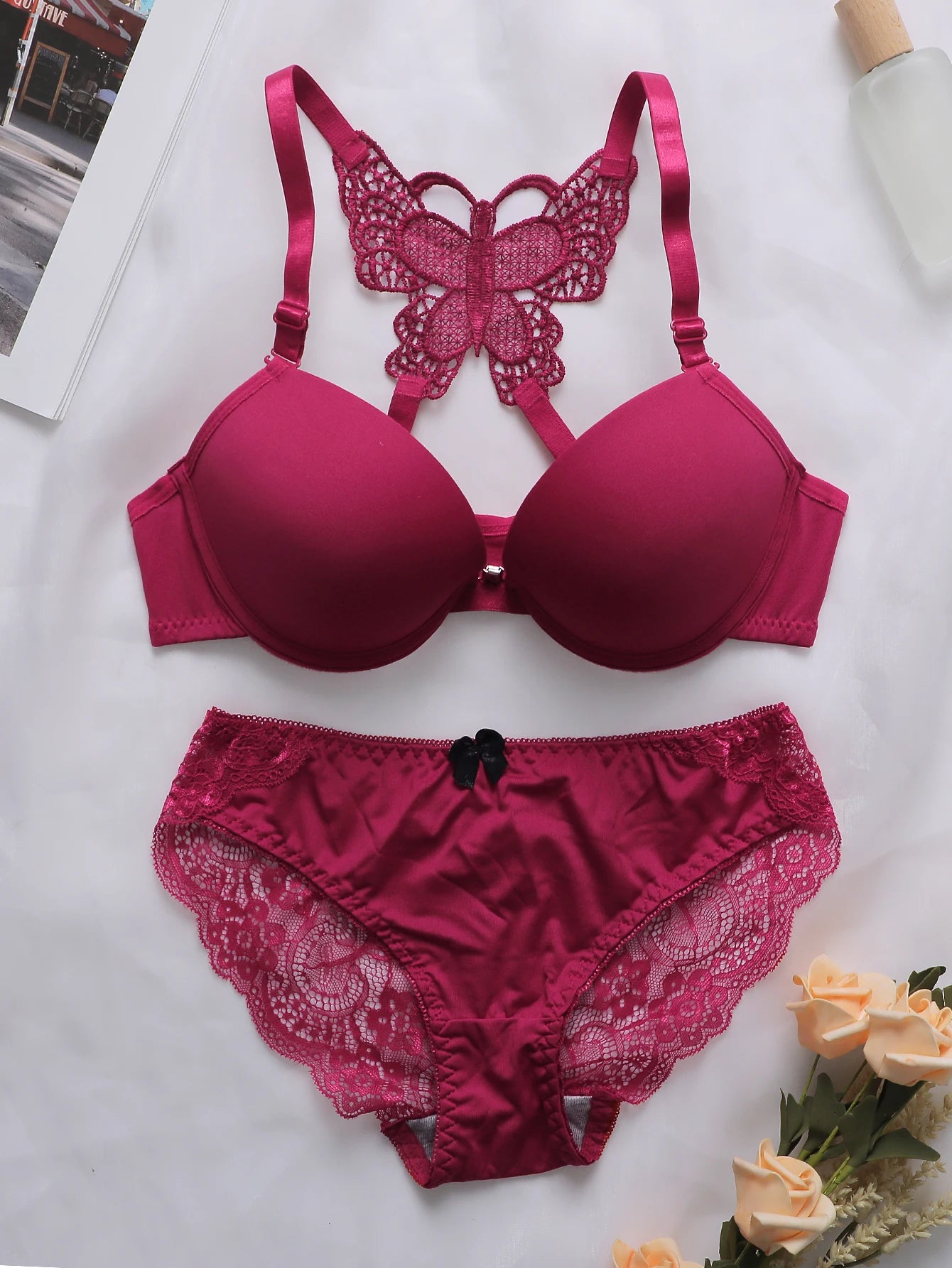 Contrast Lace Underwire Lingerie Set